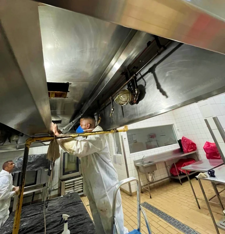 Limpeza de coifas e exaustores de restaurantes